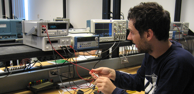 computer engineering major electrical program lab