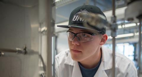 Chemical Engineering student working in a bioengineering lab